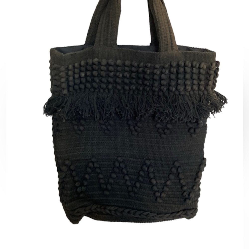 Kip & Co black tásale bag large inner pockets lined